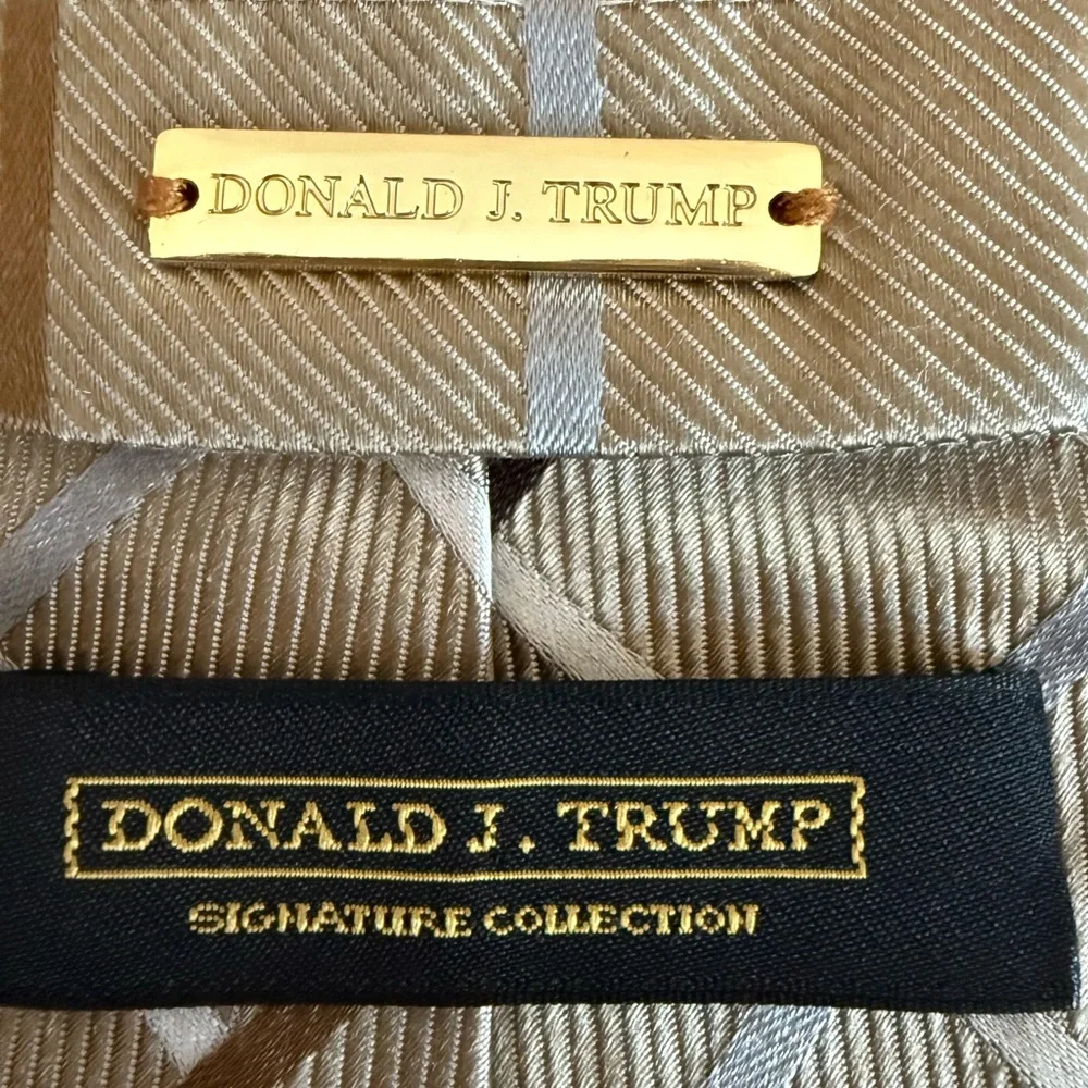 Donald J. Trump Signature Collection 100% Silk Plaid Necktie Tie